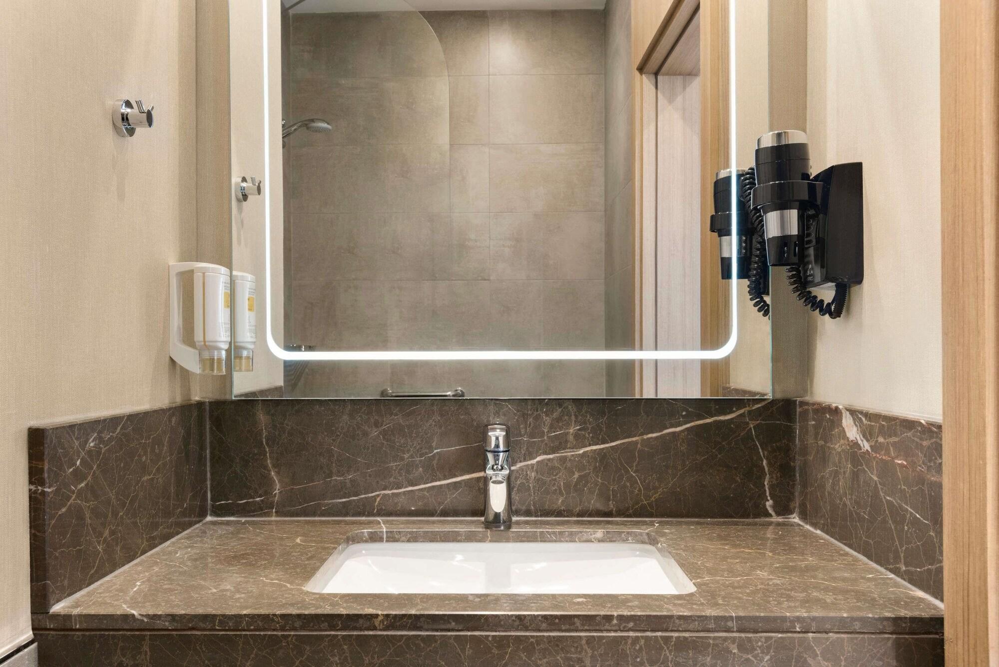 Ramada Encore Eskişehir Luaran gambar